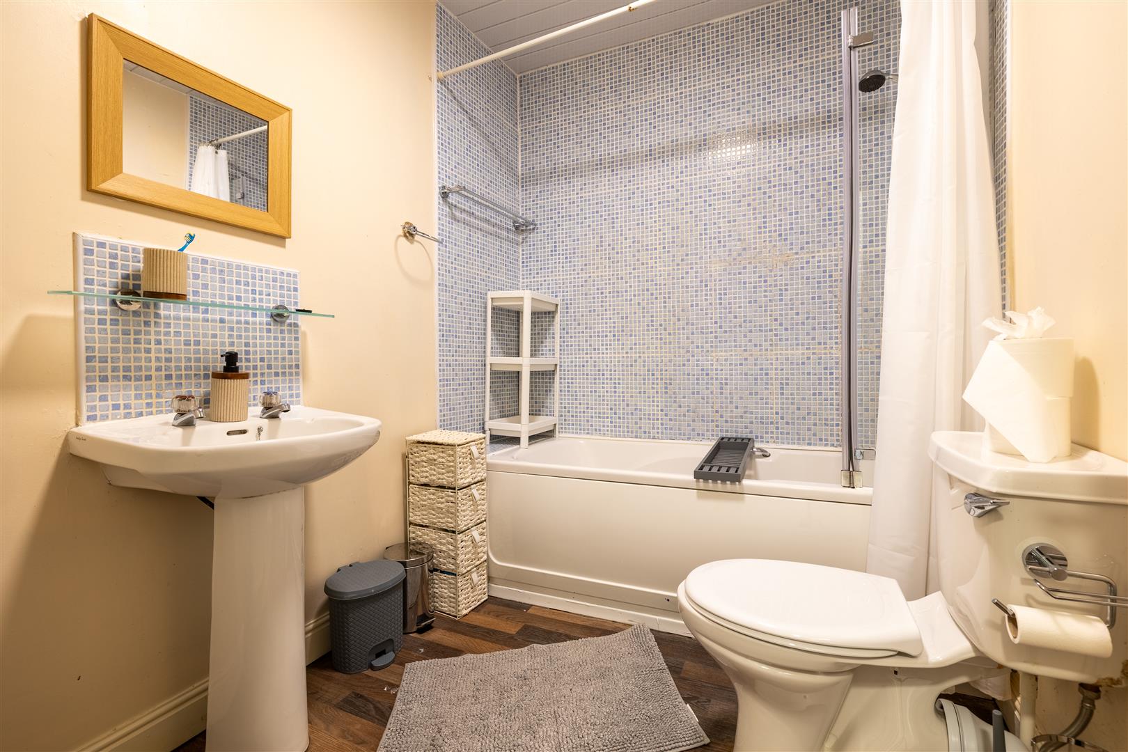 Flat 2, 23 Castle Hill, Lancaster, LA1 1YN